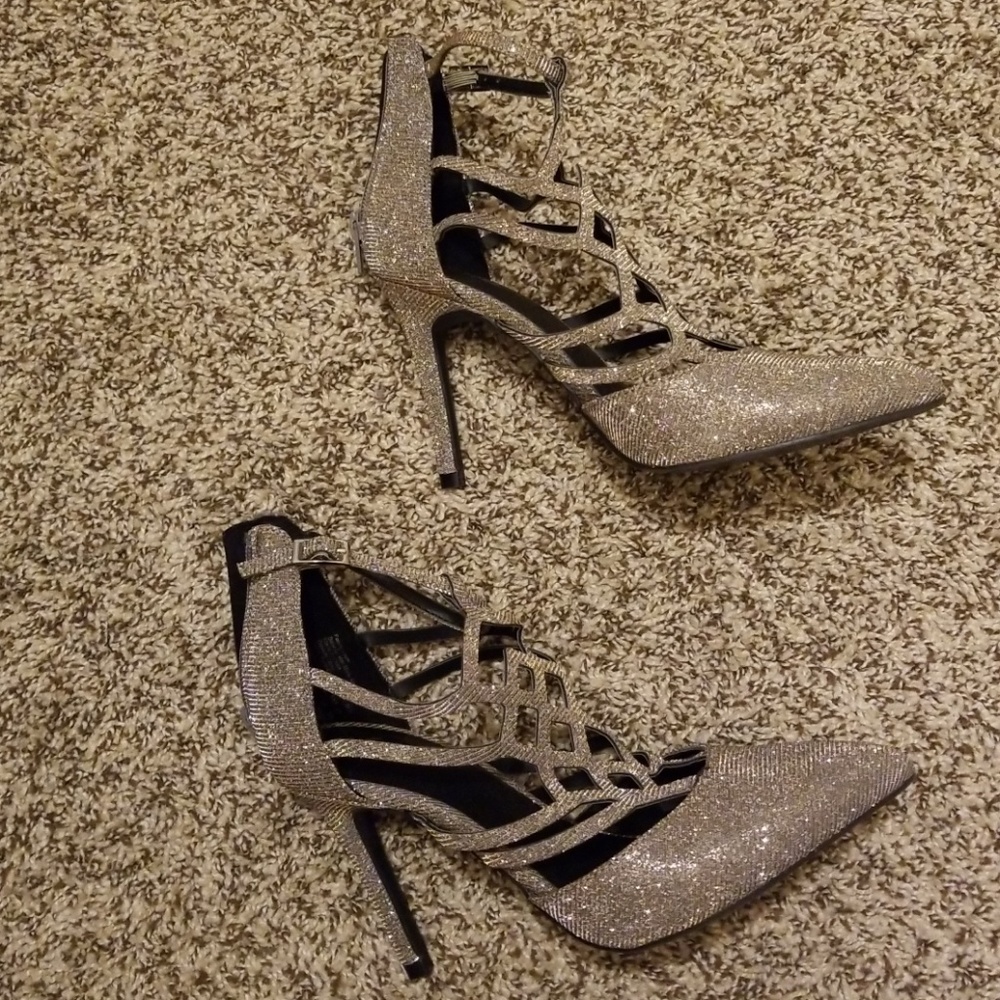 Fiomi high heel shoes gold